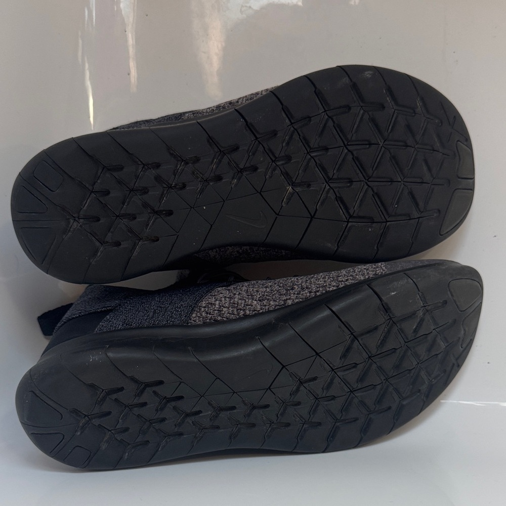 Nike Free Black and Dark Gray Knit Running Sneakers - Picture 4 of 4